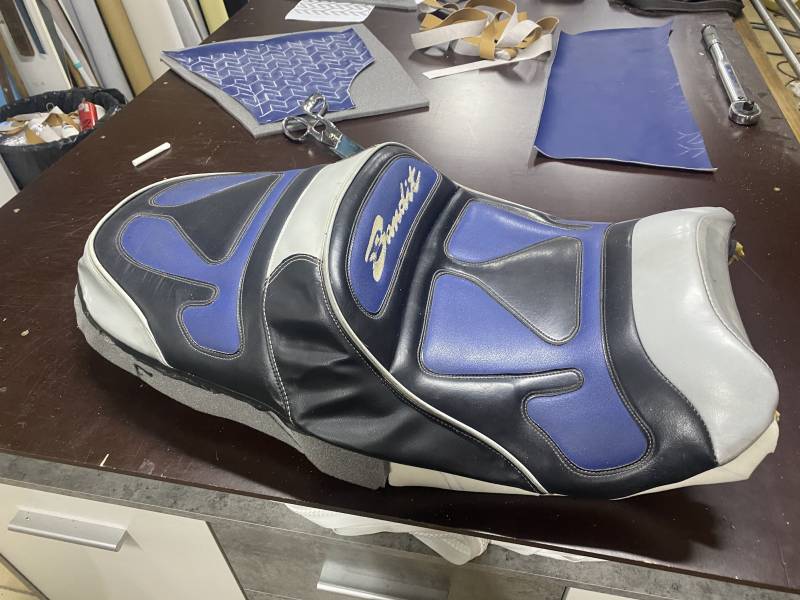 Confection d'une selle Confort Suzuki 600 Bandit