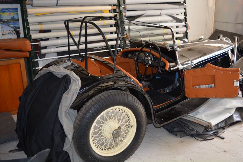 Spécialiste de ciel de toit de voiture – Ciel de toit automobile 34